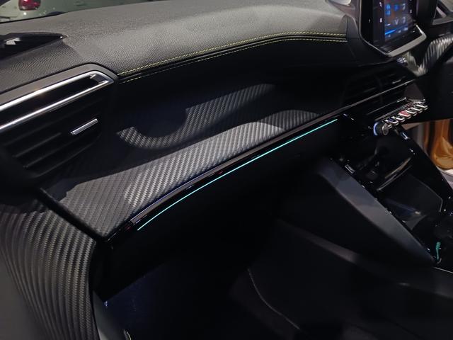 PEUGEOT 208 GT LINE