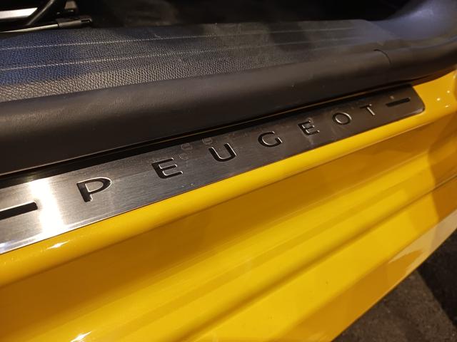 PEUGEOT 208 GT LINE