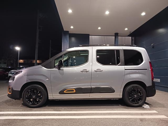 ベルランゴ サーフエディション・バイ・リップカール 特別仕様車 認定中古車保証付 グリップコントロール ガラスルーフ ドラレコ ETC カープレイ スマートキー バックカメラ サイドカメラ 純正16AW ACC ブラインドスポットモニター レーンキープ(11枚目)