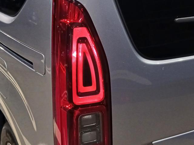 ベルランゴ サーフエディション・バイ・リップカール 特別仕様車 認定中古車保証付 グリップコントロール ガラスルーフ ドラレコ ETC カープレイ スマートキー バックカメラ サイドカメラ 純正16AW ACC ブラインドスポットモニター レーンキープ(14枚目)