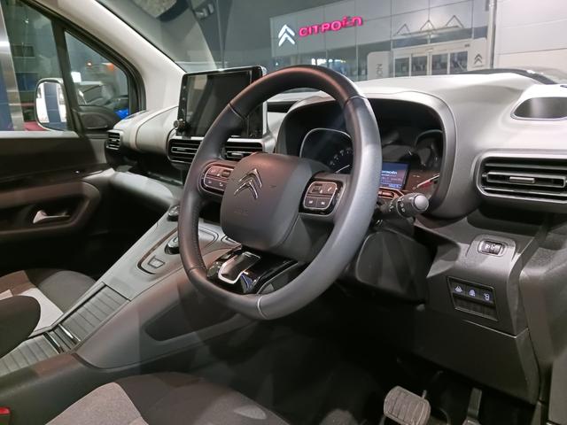 ベルランゴ サーフエディション・バイ・リップカール 特別仕様車 認定中古車保証付 グリップコントロール ガラスルーフ ドラレコ ETC カープレイ スマートキー バックカメラ サイドカメラ 純正16AW ACC ブラインドスポットモニター レーンキープ(27枚目)