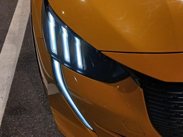 208 GT 認定中古車保証1年付 アップルカープレイ ドライブレコーダー ETC 純正17AW スマートキー ACC レーンキープアシスト ブラインドスポットモニター バックカメラ LEDヘッドライト(12枚目)