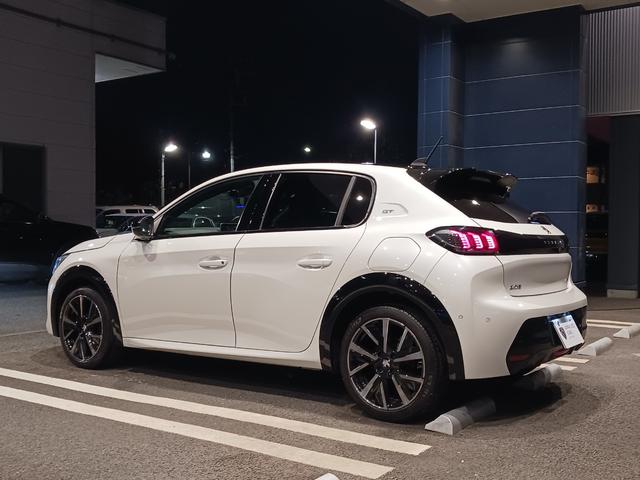 ２０８ ＧＴ　認定中古車保証１年　ガラスルーフ　ドラレコＥＴＣ　シートヒーター　カープレイ　アンドロイドオート　ＬＥＤヘッドライト　バックカメラ　スマートキー　ＡＣＣ　ブラインドスポット　レーンキープ　純正１７ＡＷ（11枚目）