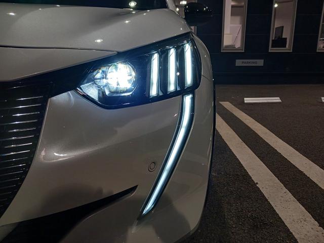 ２０８ ＧＴ　認定中古車保証１年　ガラスルーフ　ドラレコＥＴＣ　シートヒーター　カープレイ　アンドロイドオート　ＬＥＤヘッドライト　バックカメラ　スマートキー　ＡＣＣ　ブラインドスポット　レーンキープ　純正１７ＡＷ（13枚目）