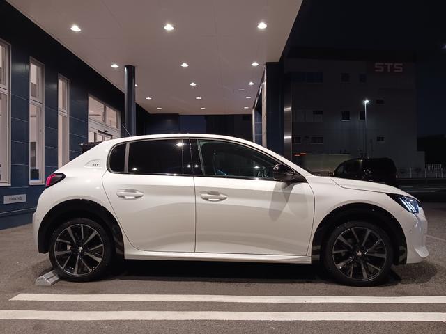 ２０８ ＧＴ　認定中古車保証１年　ガラスルーフ　ドラレコＥＴＣ　シートヒーター　カープレイ　アンドロイドオート　ＬＥＤヘッドライト　バックカメラ　スマートキー　ＡＣＣ　ブラインドスポット　レーンキープ　純正１７ＡＷ（16枚目）