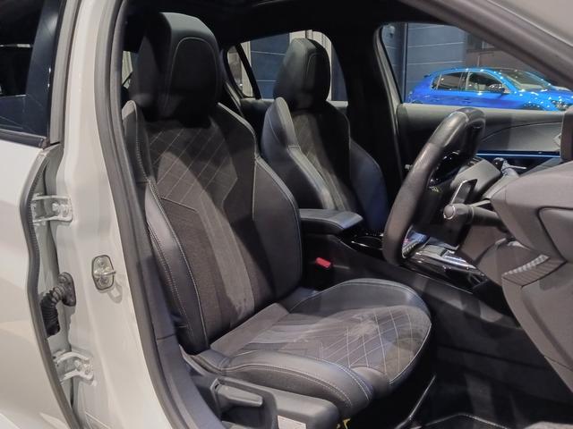 ２０８ ＧＴ　認定中古車保証１年　ガラスルーフ　ドラレコＥＴＣ　シートヒーター　カープレイ　アンドロイドオート　ＬＥＤヘッドライト　バックカメラ　スマートキー　ＡＣＣ　ブラインドスポット　レーンキープ　純正１７ＡＷ（28枚目）