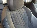 長時間の運転にも疲れにくいしっかりとしたシートになります。