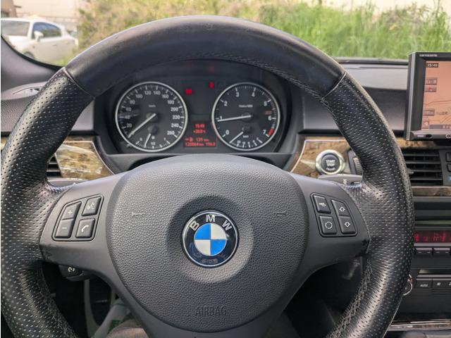 ３シリーズ ３２０ｉ　Ｍスポーツパッケージ　左ハンドル　６ＭＴ　サンルーフ　キーレス　ナビ　ＥＴＣ　バックカメラ　リヤスポイラー　１８インチ純正アルミホイール　記録簿（14枚目）