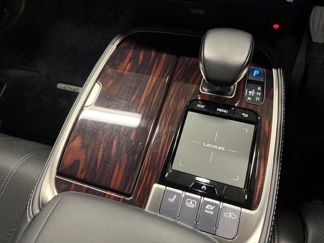 LS LS500h エグゼクティブ 1年保証 サンルーフ リアエンターテイメント マークレビンソン OP21インチAW リフレッシュシート デジタルインナーミラー 360カメラ HUD 黒革 シートヒーター&クーラー パワートランク(24枚目)