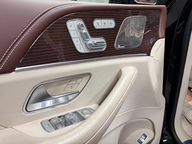 GLS GLS600 4マチック 1年保証 マホガニーブラウンナッパレザー ブラウンウォールナット 後席左右独立シート クーリングボックス 専用シャンパングラス格納 リアエンターテイメント ブルメスター3Dサラウンド 360カメラ(12枚目)