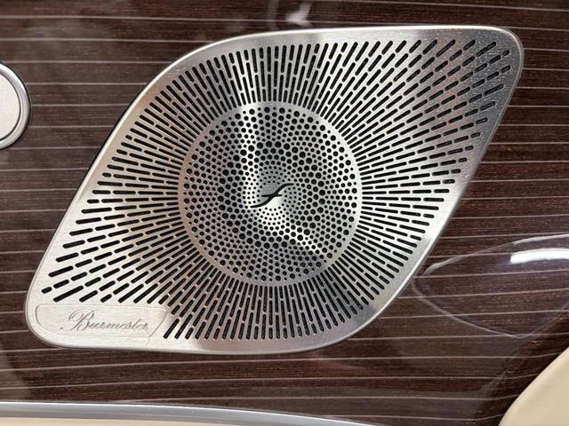 GLS GLS600 4マチック 1年保証 マホガニーブラウンナッパレザー ブラウンウォールナット 後席左右独立シート クーリングボックス 専用シャンパングラス格納 リアエンターテイメント ブルメスター3Dサラウンド 360カメラ(13枚目)