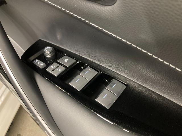 ＧＲカローラ ＲＺ　新車保証　ＡＴ　純正８インチディスプレイ　純正ナビ　フルセグＴＶ　バックカメラ　ＯＰシート　ステアリングヒーター　ＯＰサブラジエーター　カーボンルーフ（12枚目）