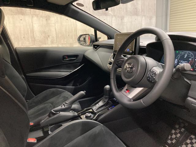 ＧＲカローラ ＲＺ　新車保証　ＡＴ　純正８インチディスプレイ　純正ナビ　フルセグＴＶ　バックカメラ　ＯＰシート　ステアリングヒーター　ＯＰサブラジエーター　カーボンルーフ（14枚目）