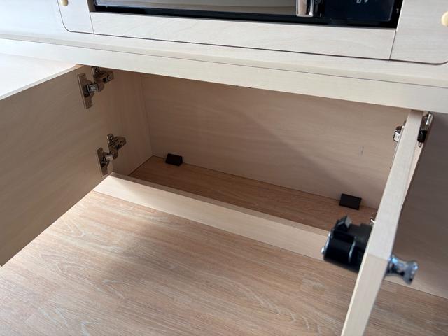 ハイエースバン ＳロングＤＸ　ＧＬパッケージ　キャンピング　１年保証　キャンピング仕様　ソーラーパネル　ＢＯＸＥＲ　外部充電インバーター　ワイドＴＶ　パワースライド　セーフティセンス（31枚目）