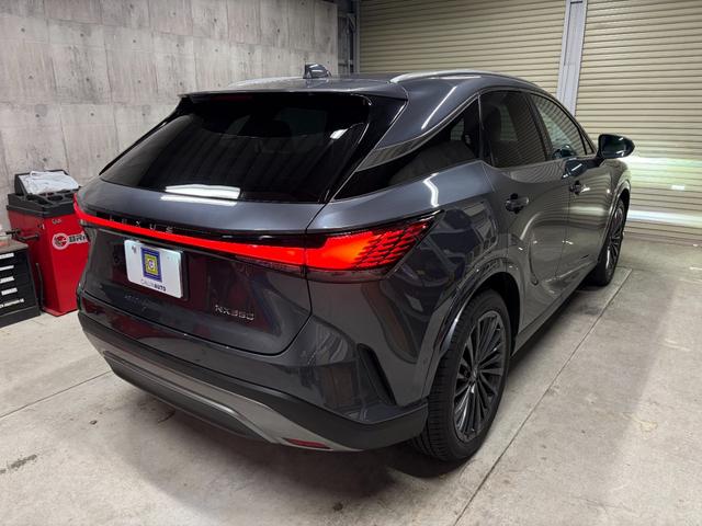 ＲＸ ＲＸ３５０　バージョンＬ　新車保証　パノラマサンルーフ　ＨＵＤ　白革　パノラミックビューモニター　デジタルミラー　パワーバックドア（9枚目）