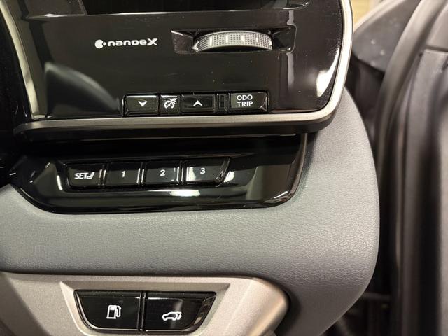 ＲＸ ＲＸ３５０　バージョンＬ　新車保証　パノラマサンルーフ　ＨＵＤ　白革　パノラミックビューモニター　デジタルミラー　パワーバックドア（13枚目）