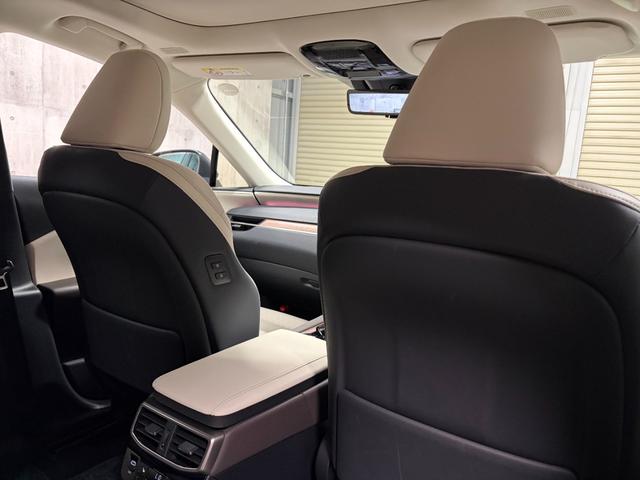ＲＸ ＲＸ３５０　バージョンＬ　新車保証　パノラマサンルーフ　ＨＵＤ　白革　パノラミックビューモニター　デジタルミラー　パワーバックドア（26枚目）