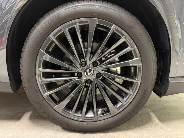 ＲＸ ＲＸ３５０　バージョンＬ　新車保証　パノラマサンルーフ　ＨＵＤ　白革　パノラミックビューモニター　デジタルミラー　パワーバックドア（35枚目）