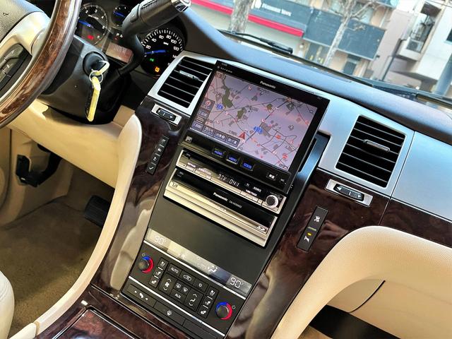 キャデラックエスカレード 新車並行車・ＬＥＸＡＮＩ２６インチ・後席モニター・ナビ・ＴＶ　・Ｂカメラ・４灯ＨＩＤ・グランドフォースロワリングＫＩＴ・アイボリー内装・サンルーフ・クライメイトＰＫＧ・シートヒーター・シートクーラー・電動シートリリース・電動ゲート・ＢＯＳＥ・新品エンブレム交換済（54枚目）