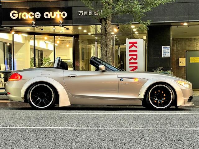 Ｚ４ ｓＤｒｉｖｅ２３ｉ・ＳＥ・社外ワイドオーバーフェンダー・　ＷＯＲＫエモーション１８ｉｎｃ・ディープコンケイブ・ＸＹＺ車高調・フロントスポイラー・デジタルインナーミラー・社外ナビ・ＴＶ・オートライト・オートＡＣ・ＥＴＣ・キーレス・電動オープン・禁煙・整備記録簿（13枚目）