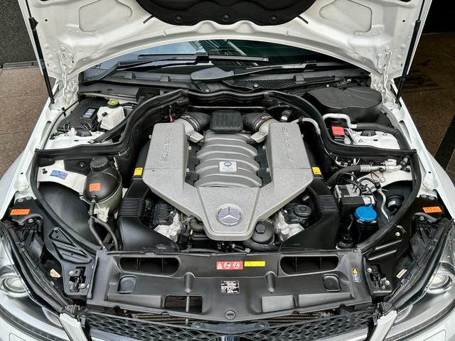 Ｃ６３　ＡＭＧ　エディション５０７・特別仕様限定車・ＮＡ最終　・ＡＭＧスタイリングＰＫＧ・専用サイドデカール・専用鍛造１９ｉｎｃ・大径ブレーキディスク・赤キャリパー・鍛造ピストンコンロッド・軽量クランクシャフト・サンルーフ・ナビ・ＴＶ・Ｂｌｕｅｔｏｏｔｈ・記録簿(20枚目)