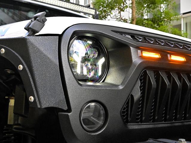 ジープ・ラングラーアンリミテッド ルビコン・ハードロック・フルカスタム・新品電動サイドステップ ・リフトUP・FUEL24in・金属製アーマーフェンダー・社外バンパー・社外グリル・LEDライト・マグナフロー2本出しマフラー・FOX足廻り・社外デフカバー・社外ロールケージ・LEDアンビエントライト(38枚目)