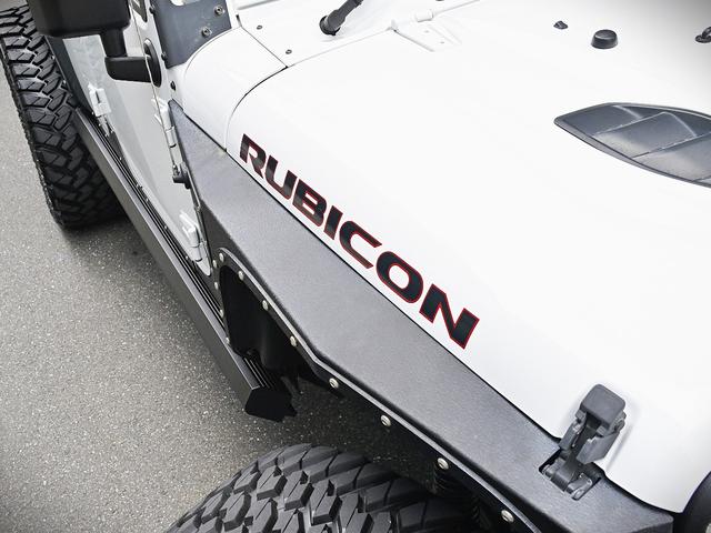 ジープ・ラングラーアンリミテッド ルビコン・ハードロック・フルカスタム・新品電動サイドステップ ・リフトUP・FUEL24in・金属製アーマーフェンダー・社外バンパー・社外グリル・LEDライト・マグナフロー2本出しマフラー・FOX足廻り・社外デフカバー・社外ロールケージ・LEDアンビエントライト(43枚目)