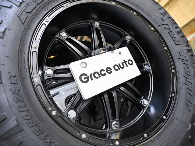 ジープ・ラングラーアンリミテッド ルビコン・ハードロック・フルカスタム・新品電動サイドステップ ・リフトUP・FUEL24in・金属製アーマーフェンダー・社外バンパー・社外グリル・LEDライト・マグナフロー2本出しマフラー・FOX足廻り・社外デフカバー・社外ロールケージ・LEDアンビエントライト(52枚目)