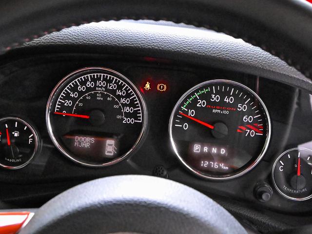 ジープ・ラングラーアンリミテッド ルビコン・ハードロック・フルカスタム・新品電動サイドステップ ・リフトUP・FUEL24in・金属製アーマーフェンダー・社外バンパー・社外グリル・LEDライト・マグナフロー2本出しマフラー・FOX足廻り・社外デフカバー・社外ロールケージ・LEDアンビエントライト(61枚目)