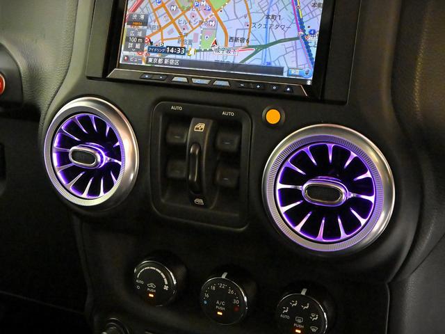 ジープ・ラングラーアンリミテッド ルビコン・ハードロック・フルカスタム・新品電動サイドステップ ・リフトUP・FUEL24in・金属製アーマーフェンダー・社外バンパー・社外グリル・LEDライト・マグナフロー2本出しマフラー・FOX足廻り・社外デフカバー・社外ロールケージ・LEDアンビエントライト(67枚目)