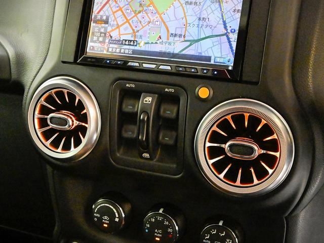 ジープ・ラングラーアンリミテッド ルビコン・ハードロック・フルカスタム・新品電動サイドステップ ・リフトUP・FUEL24in・金属製アーマーフェンダー・社外バンパー・社外グリル・LEDライト・マグナフロー2本出しマフラー・FOX足廻り・社外デフカバー・社外ロールケージ・LEDアンビエントライト(68枚目)