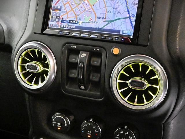 ジープ・ラングラーアンリミテッド ルビコン・ハードロック・フルカスタム・新品電動サイドステップ ・リフトUP・FUEL24in・金属製アーマーフェンダー・社外バンパー・社外グリル・LEDライト・マグナフロー2本出しマフラー・FOX足廻り・社外デフカバー・社外ロールケージ・LEDアンビエントライト(69枚目)