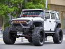 ルビコン・ハードロック・フルカスタム・新品電動サイドステップ ・リフトUP・FUEL24in・金属製アーマーフェンダー・社外バンパー・社外グリル・LEDライト・マグナフロー2本出しマフラー・FOX足廻り・社外デフカバー・社外ロールケージ・LEDアンビエントライト(26枚目)