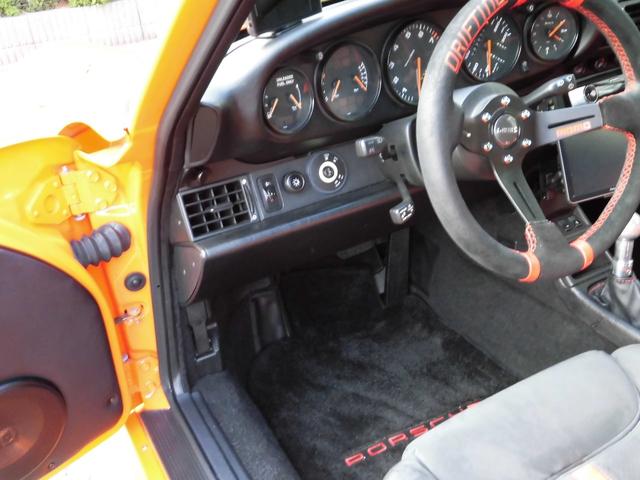 911(993)ディーラー左ハンドル 18インチ ETC(13枚目)