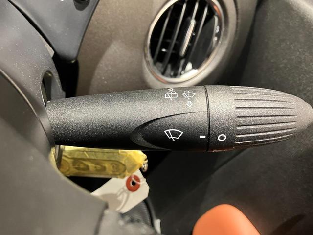 アバルト５９５ コンペティツィオーネ　ＭＴ・ブラック内装・前後ドライブレコーダー・ＥＴＣ・ＡｐｐｌｅＣａｒＰｌａｙ　ＡｎｄｏｒｏｉｄｏＡｕｔｏ対応・１７インチアルミホイール（11枚目）