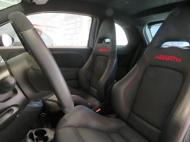 アバルト６９５ コンペティツィオーネ　ＭＴ・左ハンドル・純正ディスプレイ・ＡｐｐｌｅＣａｒＰｌａｙ　ＡｎｄｏｒｏｉｄｏＡｕｔｏ対応・キーレス・ブレンボキャリパー・ＥＴＣ・パーキングセンサー（7枚目）
