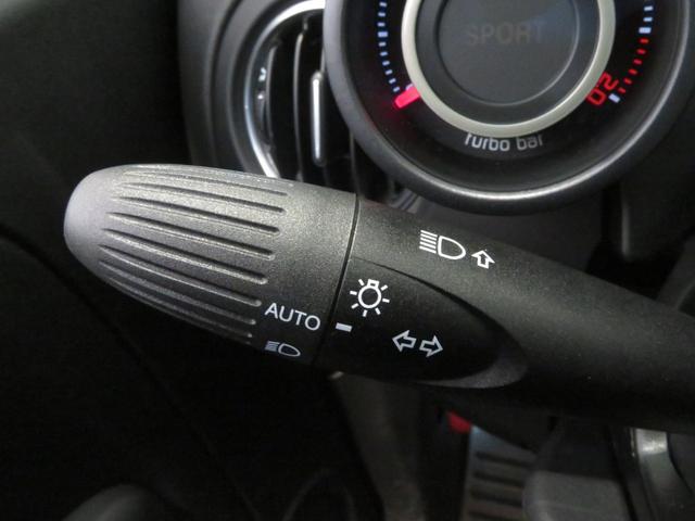 アバルト６９５ コンペティツィオーネ　ＭＴ・左ハンドル・純正ディスプレイ・ＡｐｐｌｅＣａｒＰｌａｙ　ＡｎｄｏｒｏｉｄｏＡｕｔｏ対応・キーレス・ブレンボキャリパー・ＥＴＣ・パーキングセンサー（12枚目）