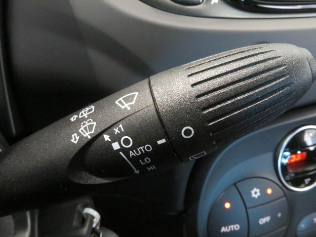 アバルト６９５ コンペティツィオーネ　ＭＴ・左ハンドル・純正ディスプレイ・ＡｐｐｌｅＣａｒＰｌａｙ　ＡｎｄｏｒｏｉｄｏＡｕｔｏ対応・キーレス・ブレンボキャリパー・ＥＴＣ・パーキングセンサー（13枚目）