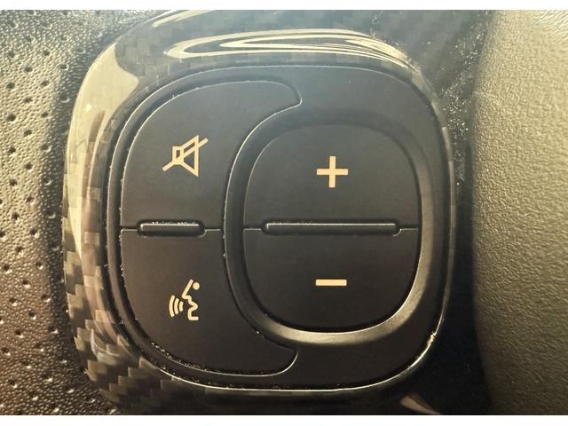 アバルト５９５ コンペティツィオーネ　ＭＴ・ブレンボブレーキキャリパー・１７インチアルミホイール・バックカメラ・純正ディスプレイ・ＡｐｐｌｅＣａｒＰｌａｙ　ＡｎｄｏｒｏｉｄｏＡｕｔｏ対応・キーレス・パーキングセンサー（8枚目）