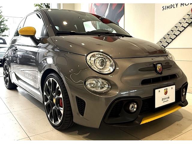 アバルト５９５ コンペティツィオーネ　ＭＴ・ブレンボブレーキキャリパー・１７インチアルミホイール・バックカメラ・純正ディスプレイ・ＡｐｐｌｅＣａｒＰｌａｙ　ＡｎｄｏｒｏｉｄｏＡｕｔｏ対応・キーレス・パーキングセンサー（27枚目）