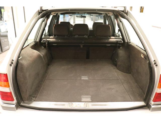 Ｅクラスステーションワゴン Ｅ３２０ステーションワゴン（29枚目）