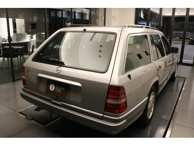 Ｅクラスステーションワゴン Ｅ３２０ステーションワゴン（41枚目）