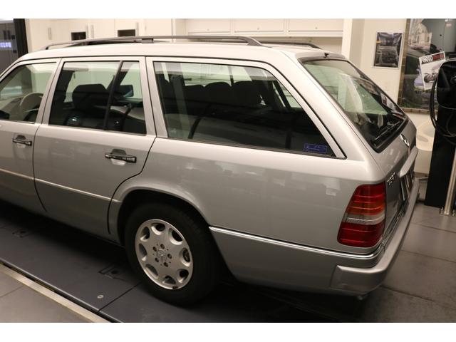 Ｅクラスステーションワゴン Ｅ３２０ステーションワゴン（57枚目）