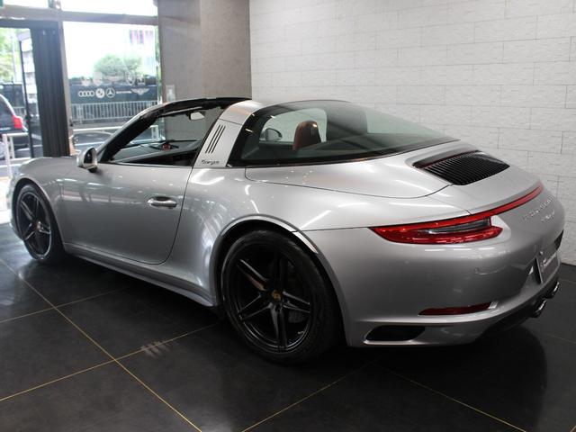 911タルガ4 赤&黒レザーインテリア スポクロ スポエキ 2017モデル PASM PDLS マットブラック19AW エントリードライブ エンボス加工ヘッドレスト 赤メーター シートヒーター カラークレストキャップ(7枚目)