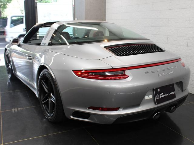 911タルガ4 赤&黒レザーインテリア スポクロ スポエキ 2017モデル PASM PDLS マットブラック19AW エントリードライブ エンボス加工ヘッドレスト 赤メーター シートヒーター カラークレストキャップ(8枚目)