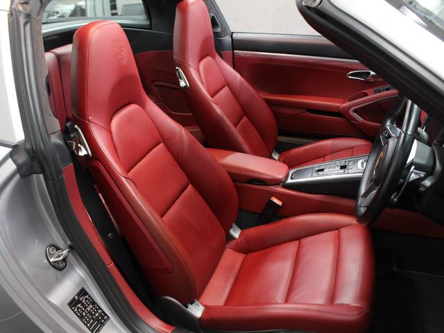 911タルガ4 赤&黒レザーインテリア スポクロ スポエキ 2017モデル PASM PDLS マットブラック19AW エントリードライブ エンボス加工ヘッドレスト 赤メーター シートヒーター カラークレストキャップ(12枚目)