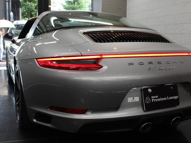 911タルガ4 赤&黒レザーインテリア スポクロ スポエキ 2017モデル PASM PDLS マットブラック19AW エントリードライブ エンボス加工ヘッドレスト 赤メーター シートヒーター カラークレストキャップ(25枚目)