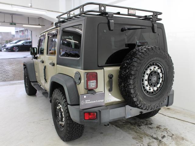 ジープ・ラングラーアンリミテッド スポーツ BlachRhino17AW BFグッドリッチT/A Smittybilt Defenderルーフラック V6EG ゴビC/C カロッツェリアナビ BTオーディオ フルセグTV LEDヘッドライト(9枚目)