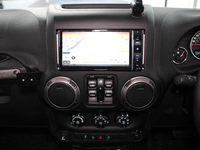 ジープ・ラングラーアンリミテッド スポーツ BlachRhino17AW BFグッドリッチT/A Smittybilt Defenderルーフラック V6EG ゴビC/C カロッツェリアナビ BTオーディオ フルセグTV LEDヘッドライト(21枚目)