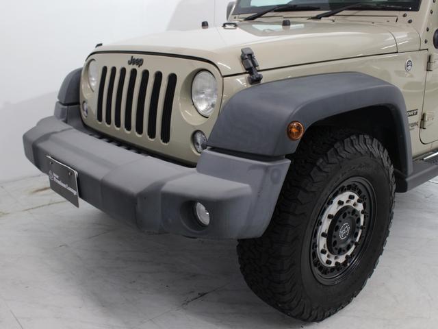 ジープ・ラングラーアンリミテッド スポーツ BlachRhino17AW BFグッドリッチT/A Smittybilt Defenderルーフラック V6EG ゴビC/C カロッツェリアナビ BTオーディオ フルセグTV LEDヘッドライト(23枚目)